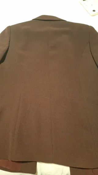 Traje chaqueta Cortefiel color berenjena