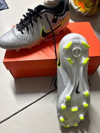 Botas de fútbol Nike Tiempo Plata