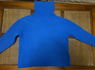 Jersey azul cuello vuelto manga larga