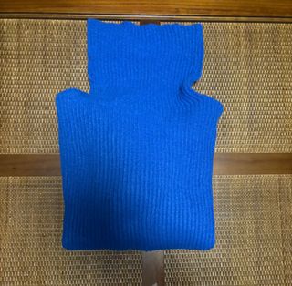 Jersey azul cuello vuelto manga larga