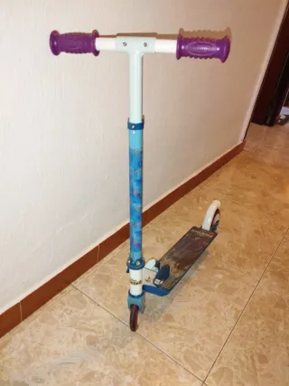 Patinete Frozen Morado y Azul