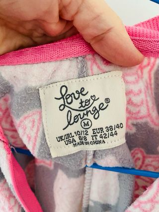 Mono pijama gris y rosa