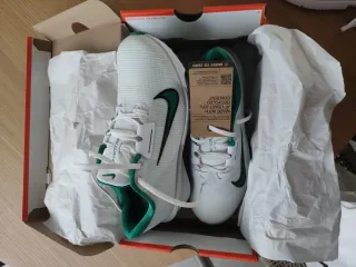 Zapatillas de golf Nike blancas y verdes
