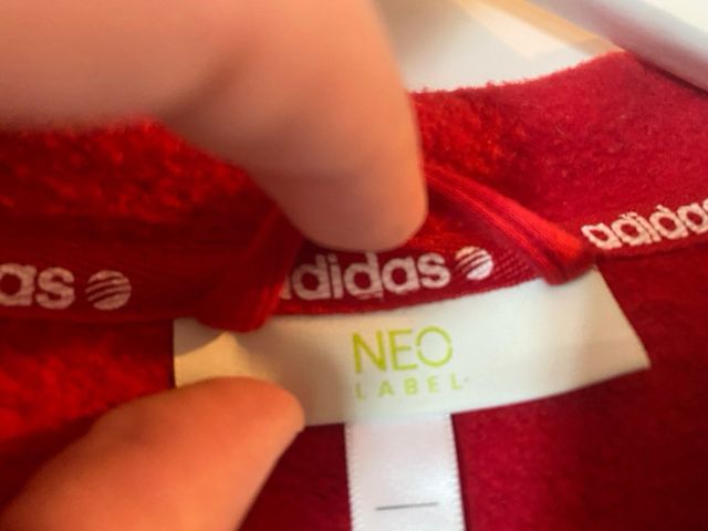 Chaqueta Adidas Roja con Estampado