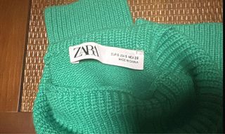 Jersey cuello vuelto verde Zara
