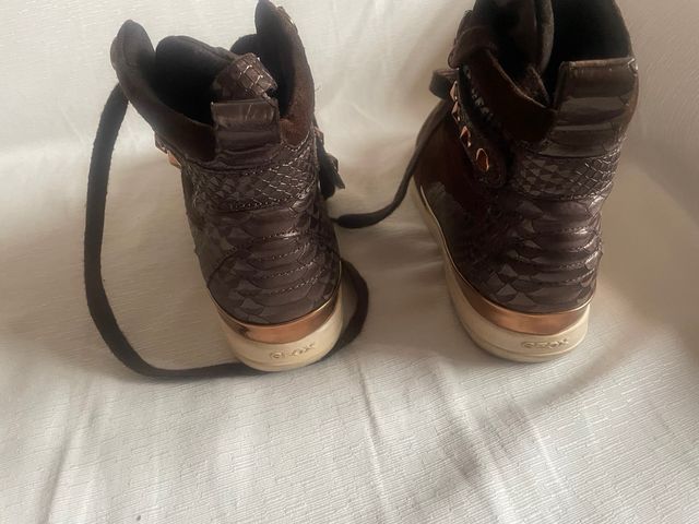 Zapatillas Geox Marrones y Doradas Mujer