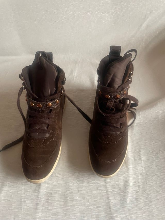 Zapatillas Geox Marrones y Doradas Mujer