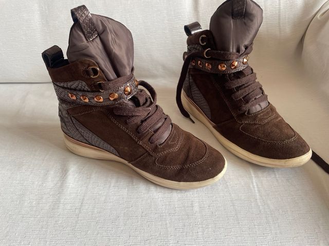 Zapatillas Geox Marrones y Doradas Mujer