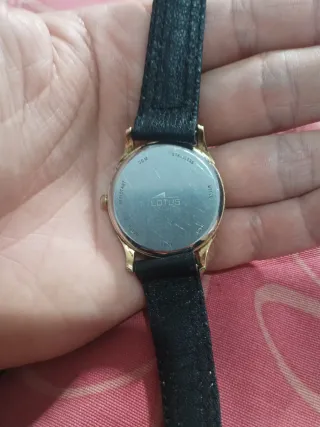 Reloj Lotus Dorado