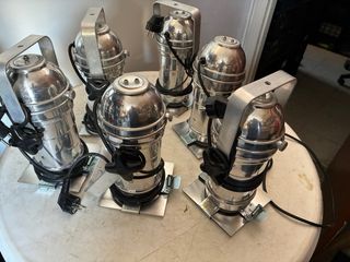 Focos de espectáculo metálicos