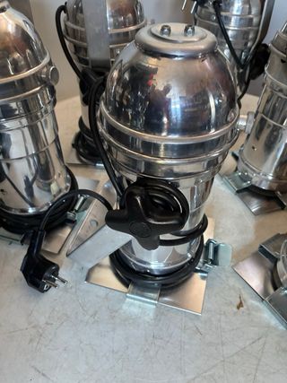 Focos de espectáculo metálicos