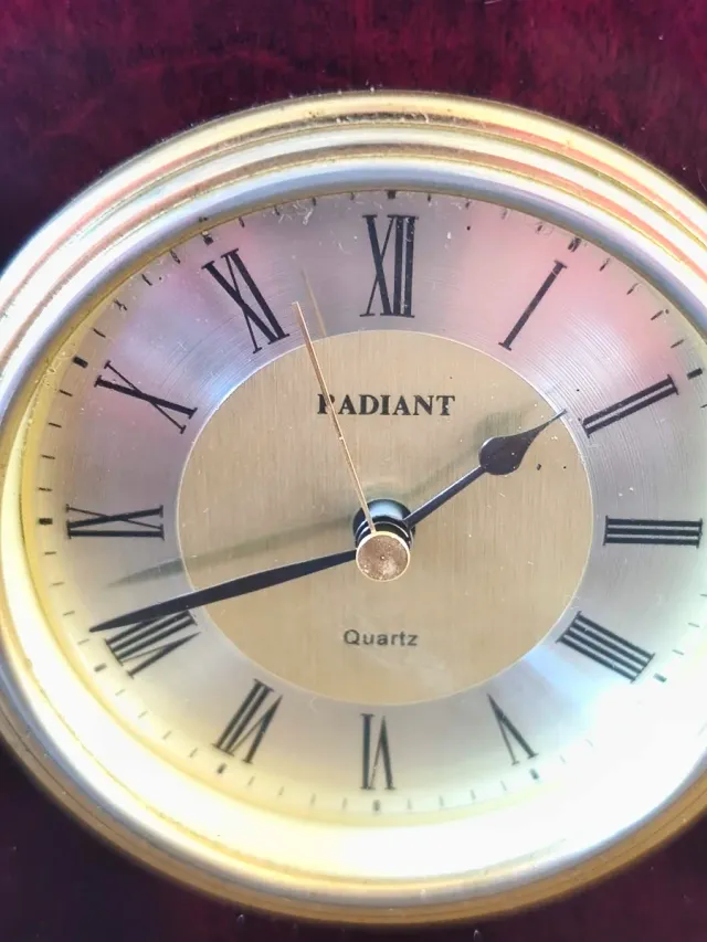 Reloj de Sobremesa Radiant