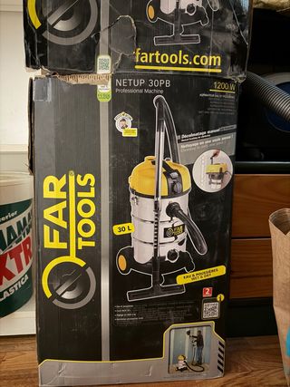 lijadora, jirafa con aspiradora