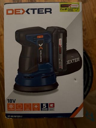 lijadora, jirafa con aspiradora