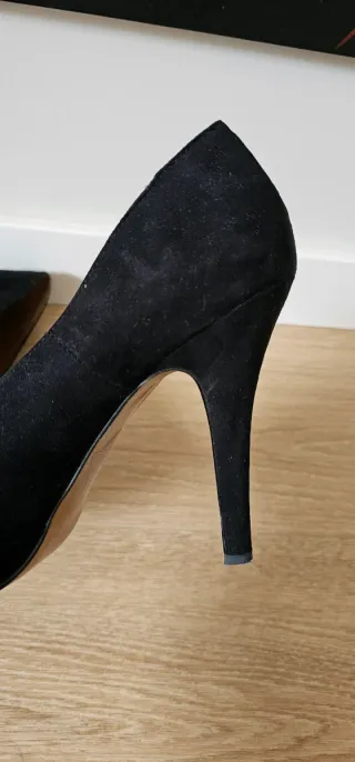 Zapatos tacón negros ante peep toe