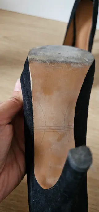 Zapatos tacón negros ante peep toe