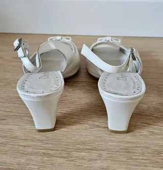 Zapatos Doriani tacón blanco pedrería