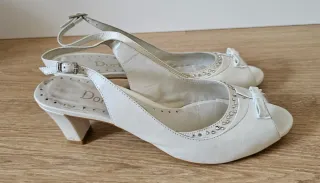 Zapatos Doriani tacón blanco pedrería