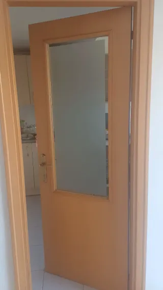 Puerta Madera con Cristal