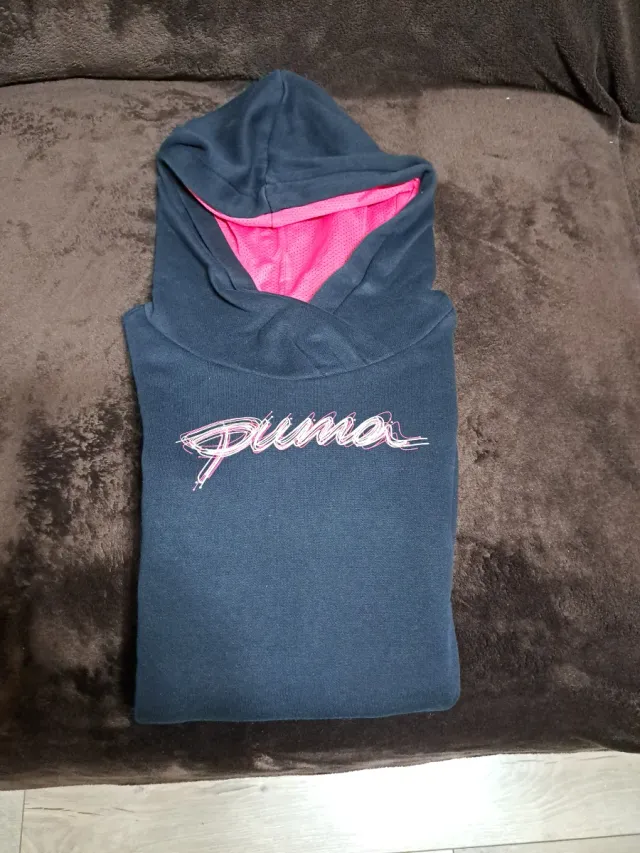 Sudadera Puma Mujer Negro mate y Rosa.