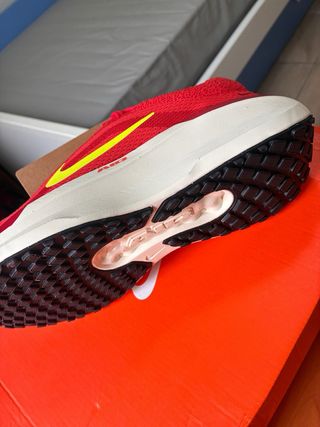 Zapatilla Nike Winflo 11 Crimson/Volt talla 41