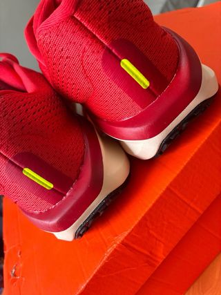 Zapatilla Nike Winflo 11 Crimson/Volt talla 41