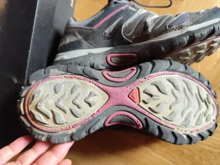 Zapatillas senderismo o treking Salomon tonos gris