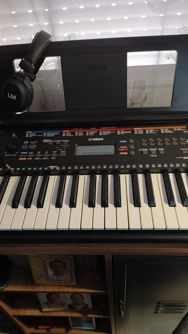 Teclado Yamaha PSR E263