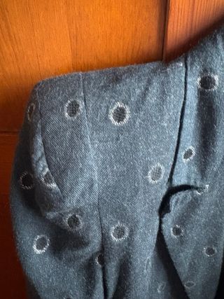 Blazer Scalpers gris detalles metalizados Talla 38