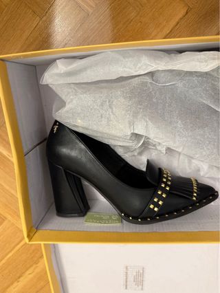 Zapatos Menbur Talla 37 Negros y Dorados