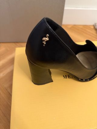 Zapatos Menbur Talla 37 Negros y Dorados
