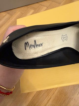 Zapatos Menbur Talla 37 Negros y Dorados