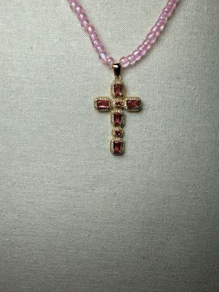 Collar Cruz Perlas Rosas y Doradas