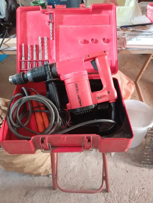 Taladro Hilti TE22 + Brocas