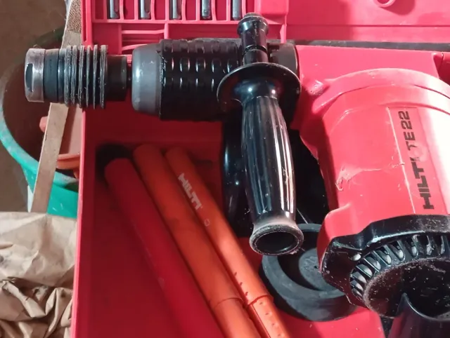 Taladro Hilti TE22 + Brocas