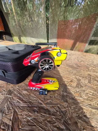 Rádio Futaba 4PLS 4 Canais 2.4GHz T-FHSS