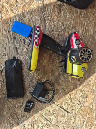 Rádio Futaba 4PLS 4 Canais 2.4GHz T-FHSS