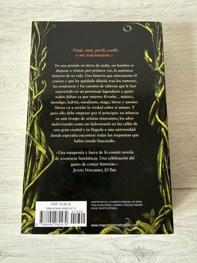 El nombre del viento / The Name of the Wind (Cr...