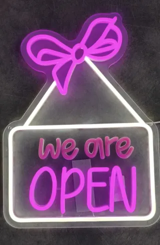 Lampada Neon LED "We are OPEN" fiocco