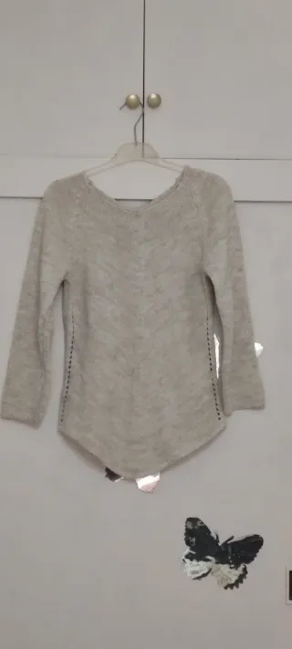 Lote de ropa de mujer variado.