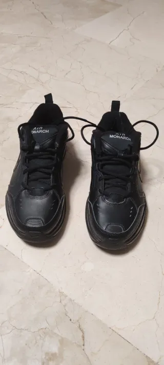 Tenis Nike Air Monarch Negros