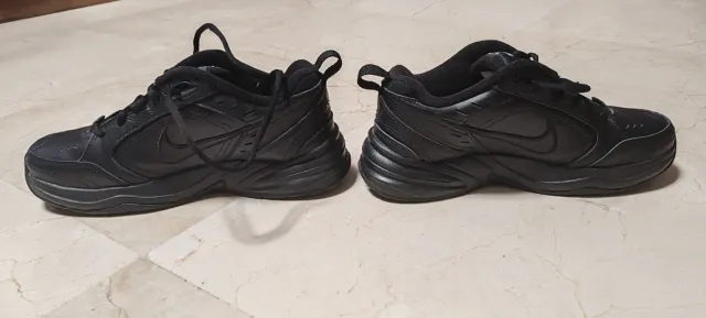 Tenis Nike Air Monarch Negros