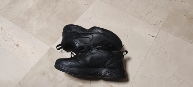 Tenis Nike Air Monarch Negros