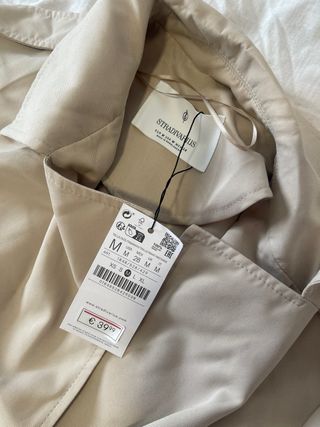 Gabardina Stradivarius Beige