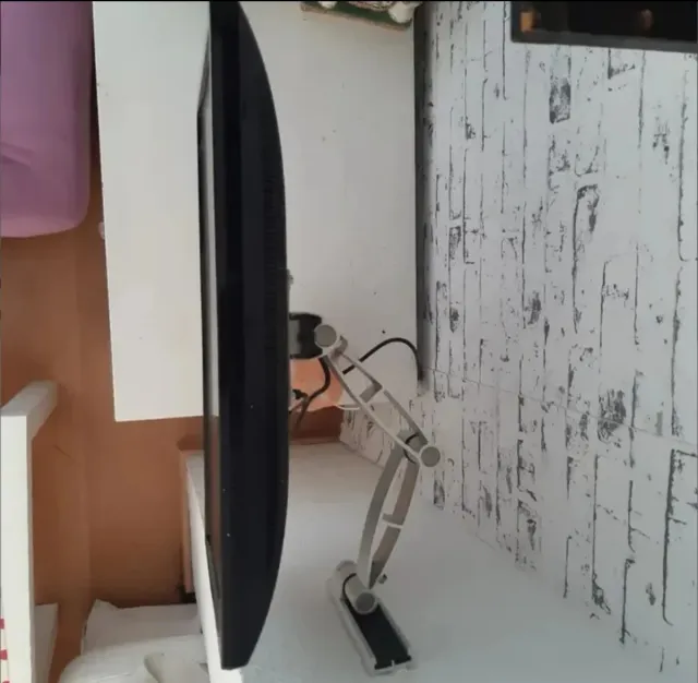 Brazo extensible para pantalla