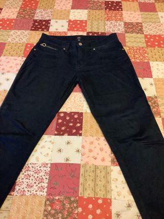 Pantaloni blu scuro come pelle di pesca 40