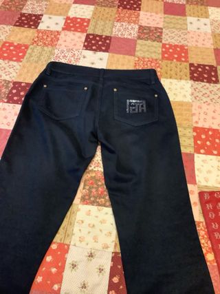 Pantaloni blu scuro come pelle di pesca 40