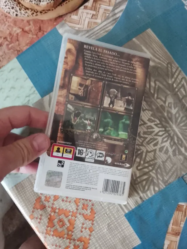 Lara Croft Tomb Raider Anniversary PSP