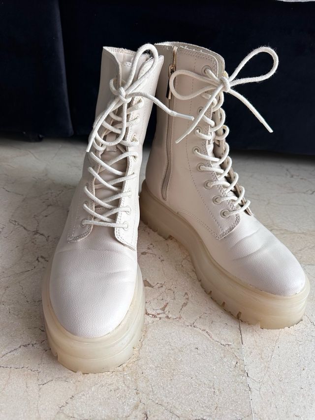 Stivali Bianchi Stradivarius