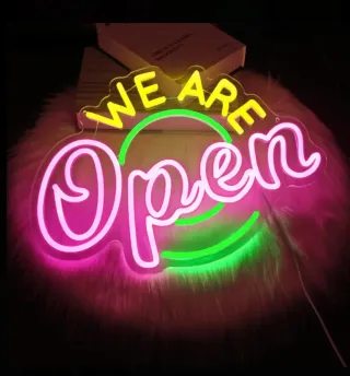 Lampada Neon LED "WE ARE OPEN"